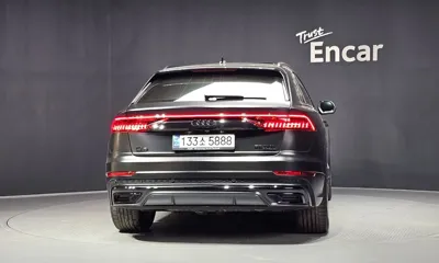 Audi Q8 2023, 7135 км, за 57765.53 USD