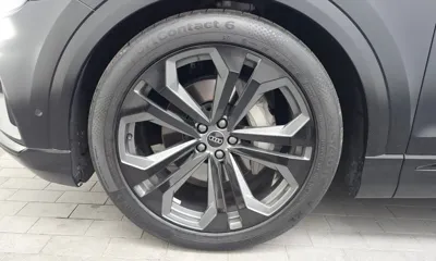 Audi Q8 2023, 7135 км, за 57765.53 USD