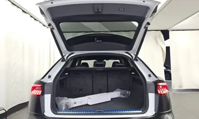 Audi Q8 2023, 7135 км, за 57765.53 USD - фото 20