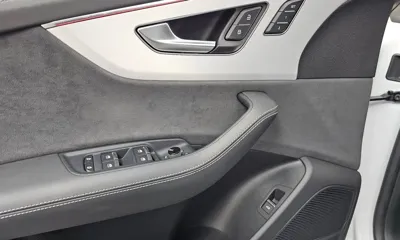 Audi Q8 2023, 7135 км, за 57765.53 USD - фото 27