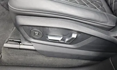 Audi Q8 2023, 7135 км, за 57765.53 USD - фото 30