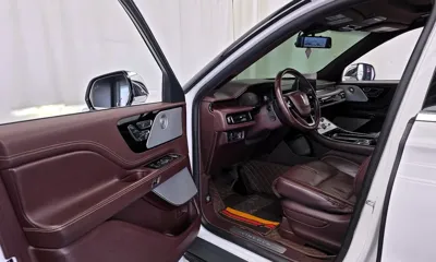 Lincoln Aviator 2020, 46471 км, за 28410.96 USD - фото 10
