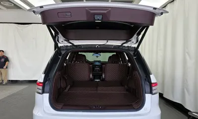 Lincoln Aviator 2020, 46471 км, за 28410.96 USD - фото 20