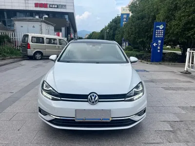 Volkswagen Golf 2020, 80000 км, за 8369.06 USD