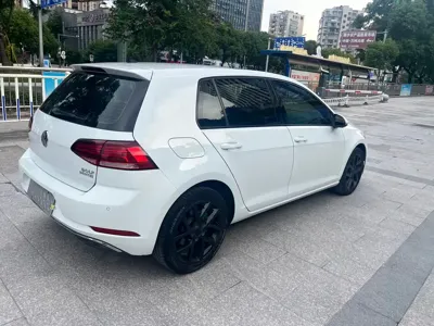 Volkswagen Golf 2020, 80000 км, за 8369.06 USD
