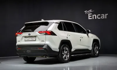 Toyota RAV4 2021, 106163 км, за 21136.93 USD