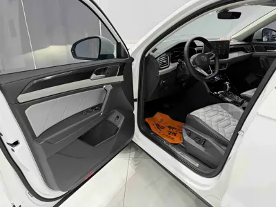 Volkswagen Tayron 2023, 22000 км, за 26692.02 USD - фото 7