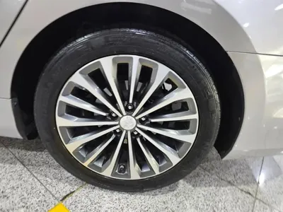 Hyundai Grandeur 2014, 110575 км, за 3282.13 USD