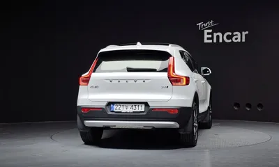 Volvo XC40 2025, 15222 км, за 27627.89 USD