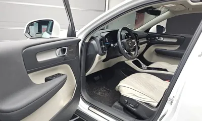 Volvo XC40 2025, 15222 км, за 27627.89 USD - фото 10