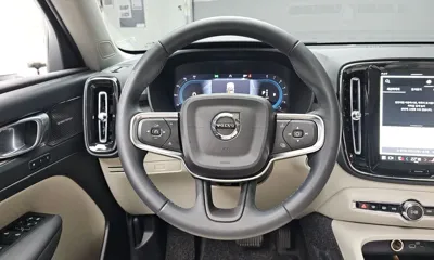 Volvo XC40 2025, 15222 км, за 27627.89 USD - фото 13