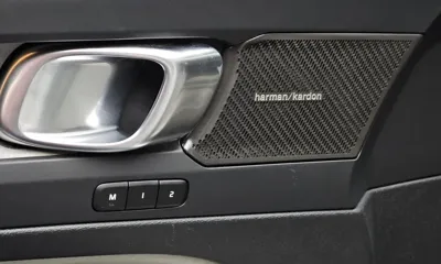 Volvo XC40 2025, 15222 км, за 27627.89 USD - фото 30