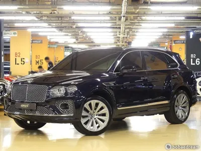 Bentley Bentayga 2022, 62000 км, за 118566.84 USD