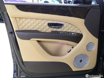 Bentley Bentayga 2022, 62000 км, за 118566.84 USD - фото 7
