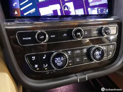 Bentley Bentayga 2022, 62000 км, за 118566.84 USD - фото 11