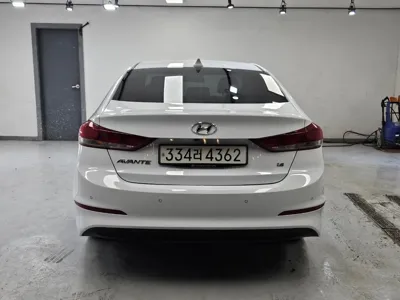 Hyundai Avante 2018, 93652 км, за 7207.56 USD