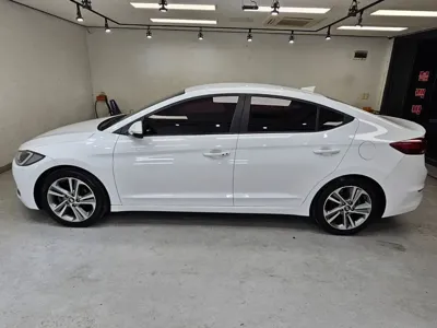 Hyundai Avante 2018, 93652 км, за 7149.83 USD - фото 8