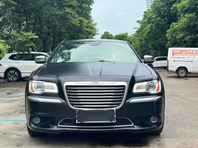 Chrysler 300C 2015, 200000 км, за 4384.85 USD