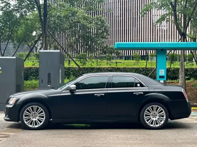 Chrysler 300C 2015, 200000 км, за 4384.85 USD