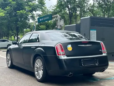 Chrysler 300C 2015, 200000 км, за 4384.85 USD