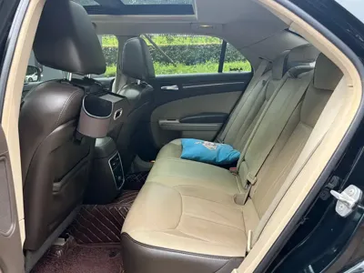 Chrysler 300C 2015, 200000 км, за 4384.85 USD - фото 9