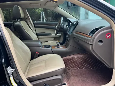 Chrysler 300C 2015, 200000 км, за 4384.85 USD - фото 11