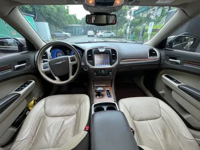 Chrysler 300C 2015, 200000 км, за 4384.85 USD - фото 15
