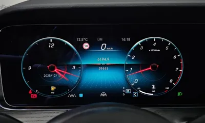 Mercedes-Benz E-Class 2023, 29441 км, за 25761.57 USD - фото 8