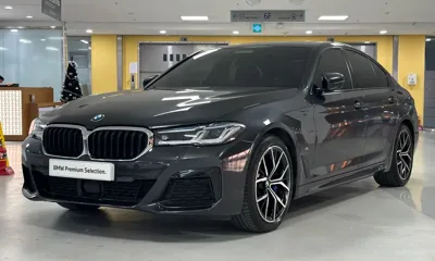 BMW 5-Series · 2023 год