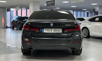 BMW 5-Series 2023, 56630 км, за 25107.36 USD