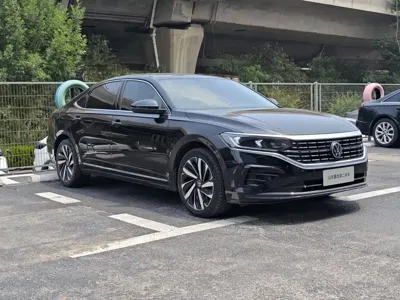Volkswagen Passat 2021, 177000 км, за 11121.87 USD