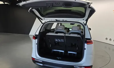 Kia Canival 2023, 25479 км, за 24894.89 USD - фото 20