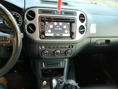Volkswagen Tiguan 2015, 98200 км, за 5710 USD - фото 14