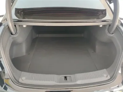 Hongqi Hongqi H5 2024, 13200 км, за 14513.24 USD