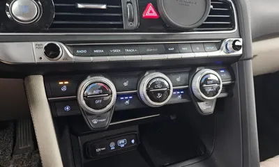 Genesis G70 2019, 49318 км, за 16410.66 USD - фото 32