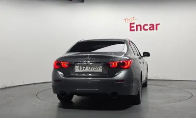 Infiniti Q50 2016, 122744 км, за 7072.98 USD