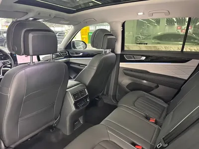 Volkswagen Teramont 2023, 41000 км, за 27662.79 USD - фото 8