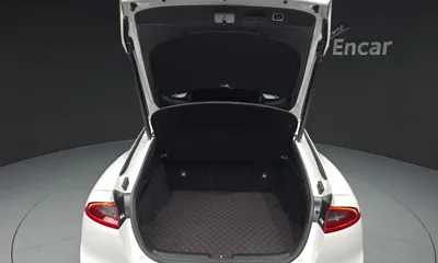 Kia Stinger 2018, 118927 км, за 10076.05 USD - фото 20