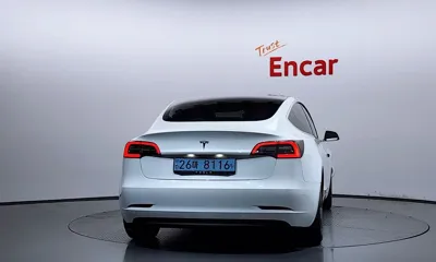 Tesla Model 3 2020, 70798 км, за 17657.87 USD