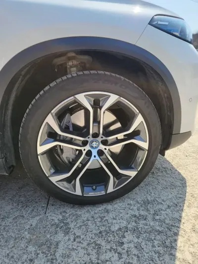 BMW X5 2025, 11000 км, за 0 USD