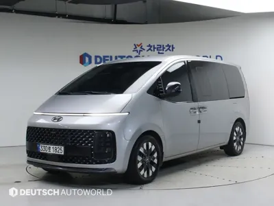 Hyundai Staria · 2023 год