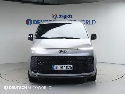 Hyundai Staria 2023, 56293 км, за 21467.62 USD
