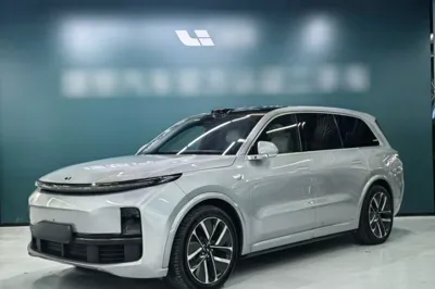 Li Auto L9 · 2022 год