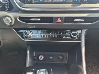 Hyundai Sonata 2020, 78028 км, за 9100.95 USD - фото 13