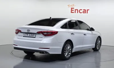 Hyundai Sonata 2015, 116206 км, за 5618.72 USD