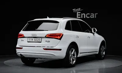 Audi Q5 2015, 129877 км, за 8986.13 USD
