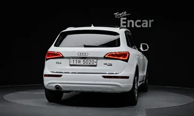 Audi Q5 2015, 129877 км, за 8986.13 USD