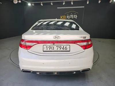Hyundai Grandeur 2015, 161680 км, за 3902.28 USD