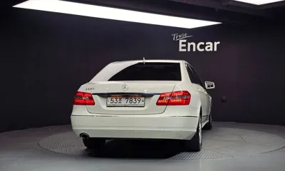 Mercedes-Benz E-Class 2010, 96122 км, за 3809.77 USD