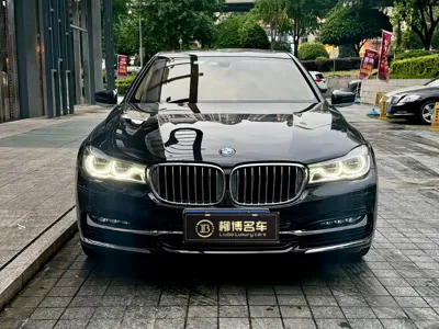 BMW 7 Series · 2017 год